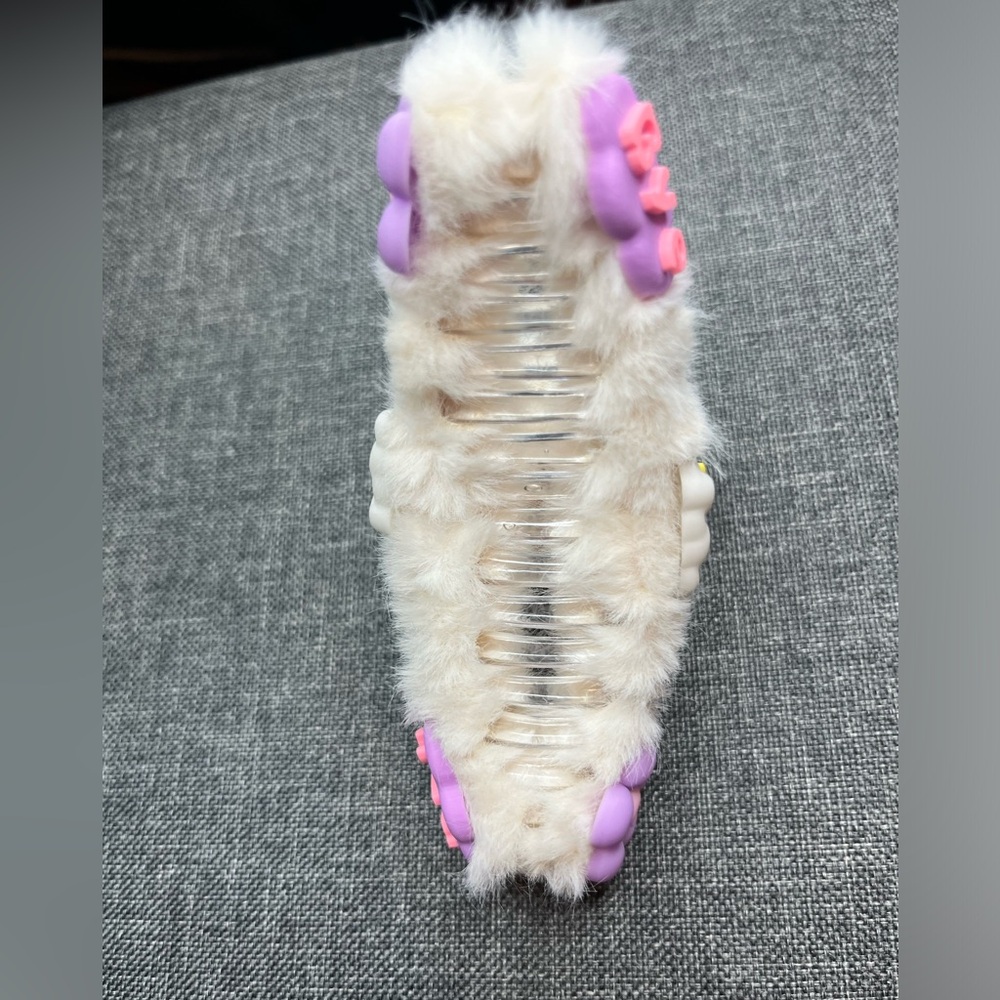 Hello Kitty Fur Claw Clip / Hair Accessory - Picture 2 of 3